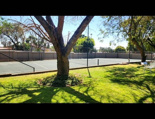 2 BEDROOM TOWNHOUSE FOR SALE IN LONEHILL
